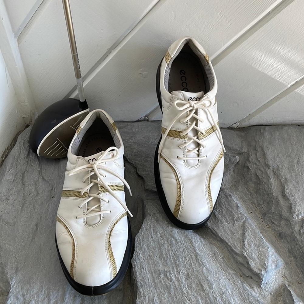 Women’s size 9.5 Ecco Golf Shoes worn very little